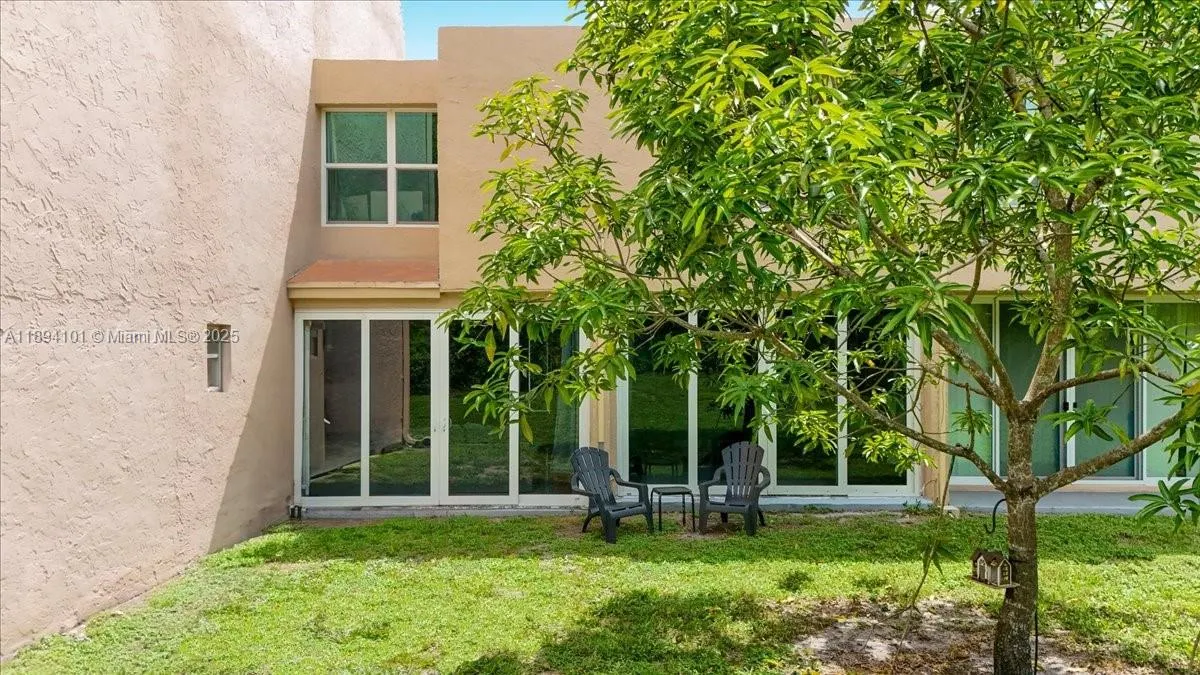 9450 Live Oak Pl, #109