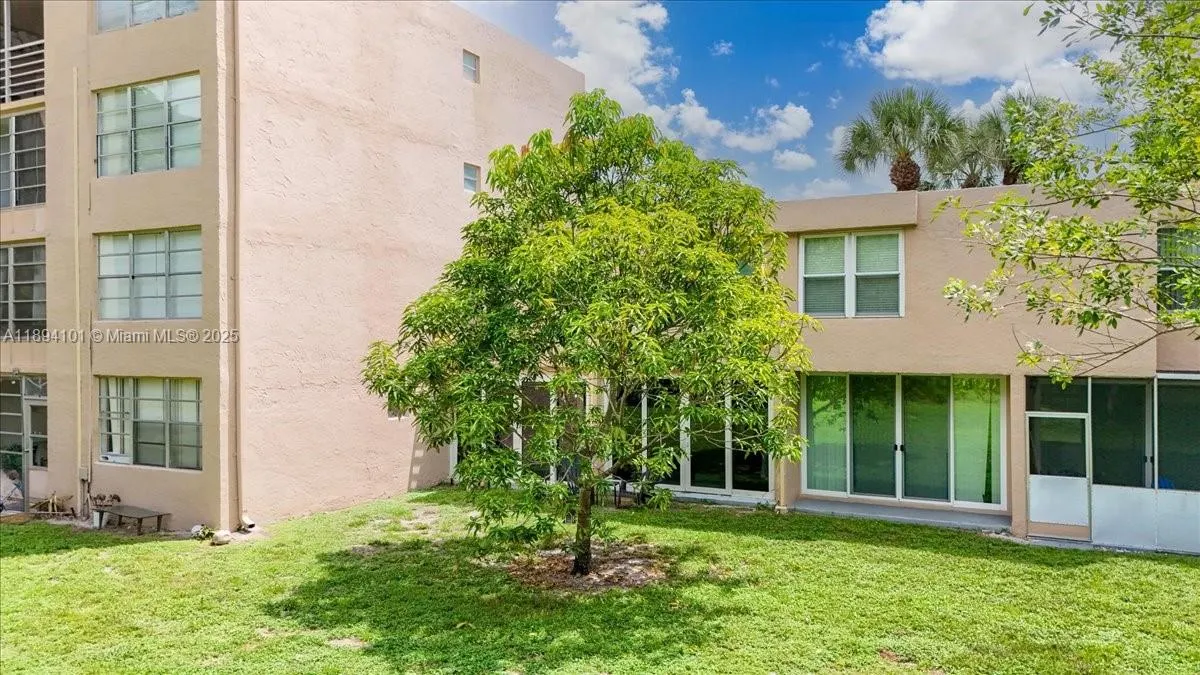 9450 Live Oak Pl, #109