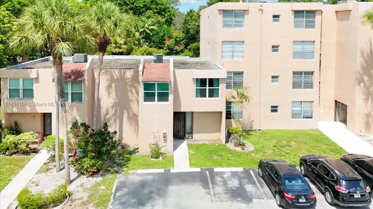 9450 Live Oak Pl, #109