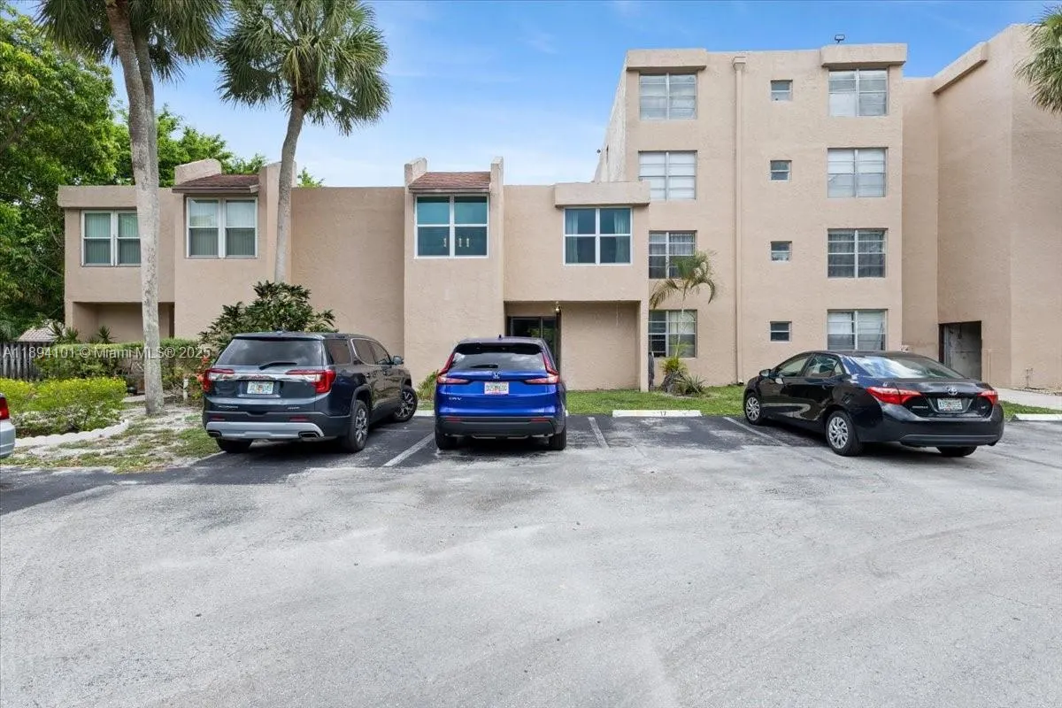 9450 Live Oak Pl, #109