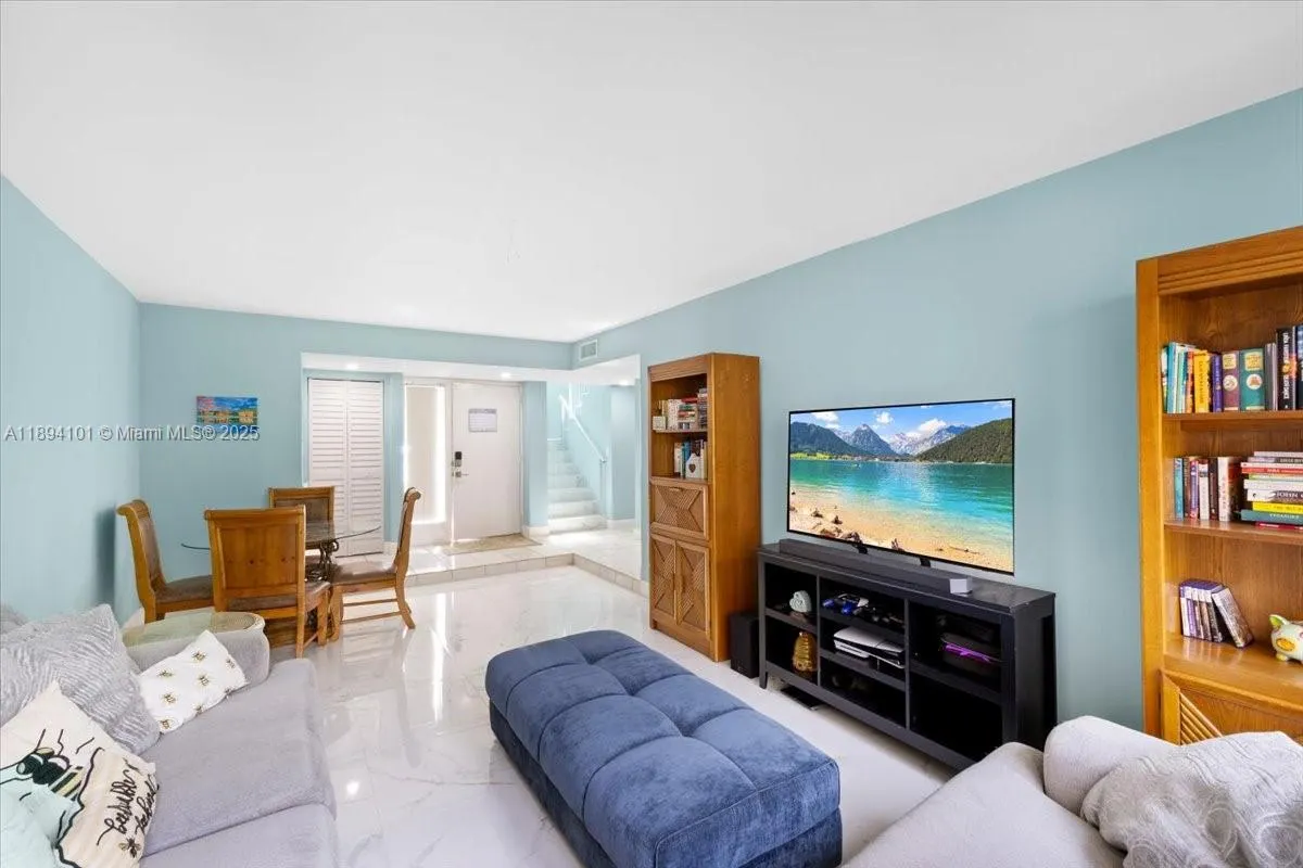 9450 Live Oak Pl, #109