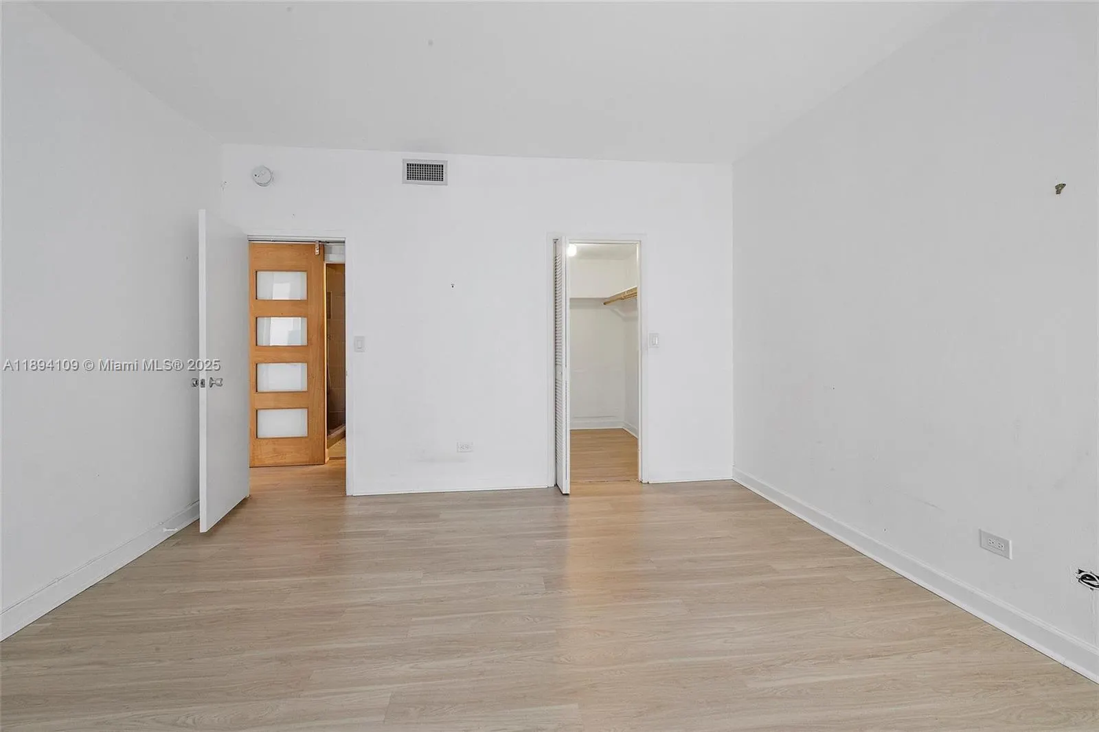 700 Biltmore Way, #402