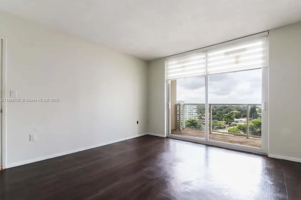 1351 NE Miami Gardens Dr, #1001E