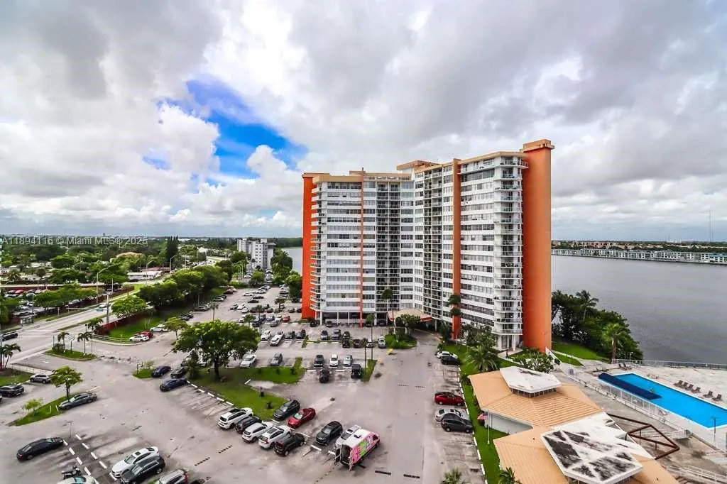 1351 NE Miami Gardens Dr, #1001E