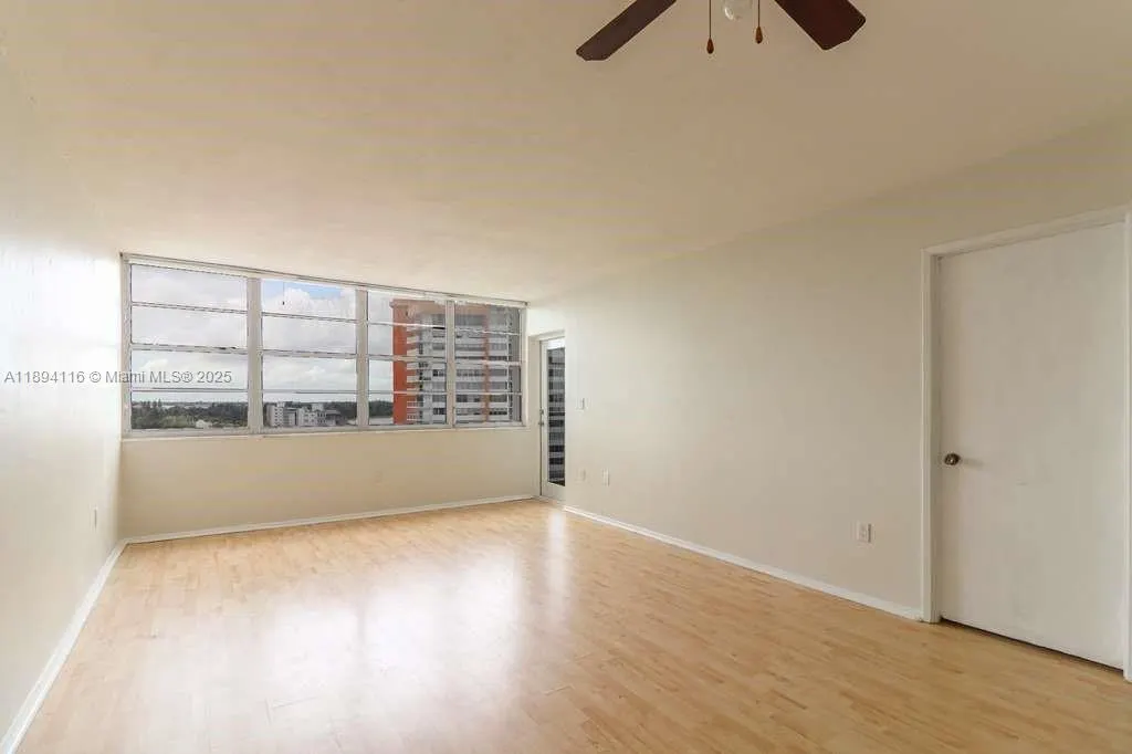 1351 NE Miami Gardens Dr, #1001E