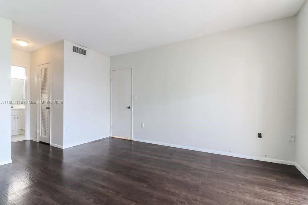 1351 NE Miami Gardens Dr, #1001E
