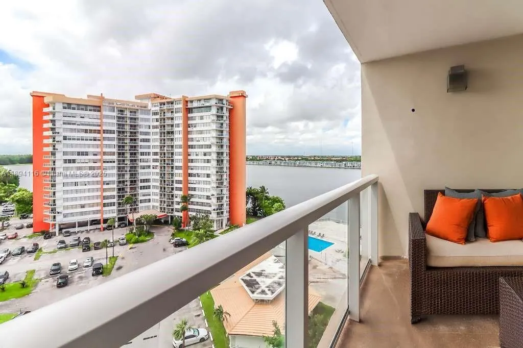 1351 NE Miami Gardens Dr, #1001E