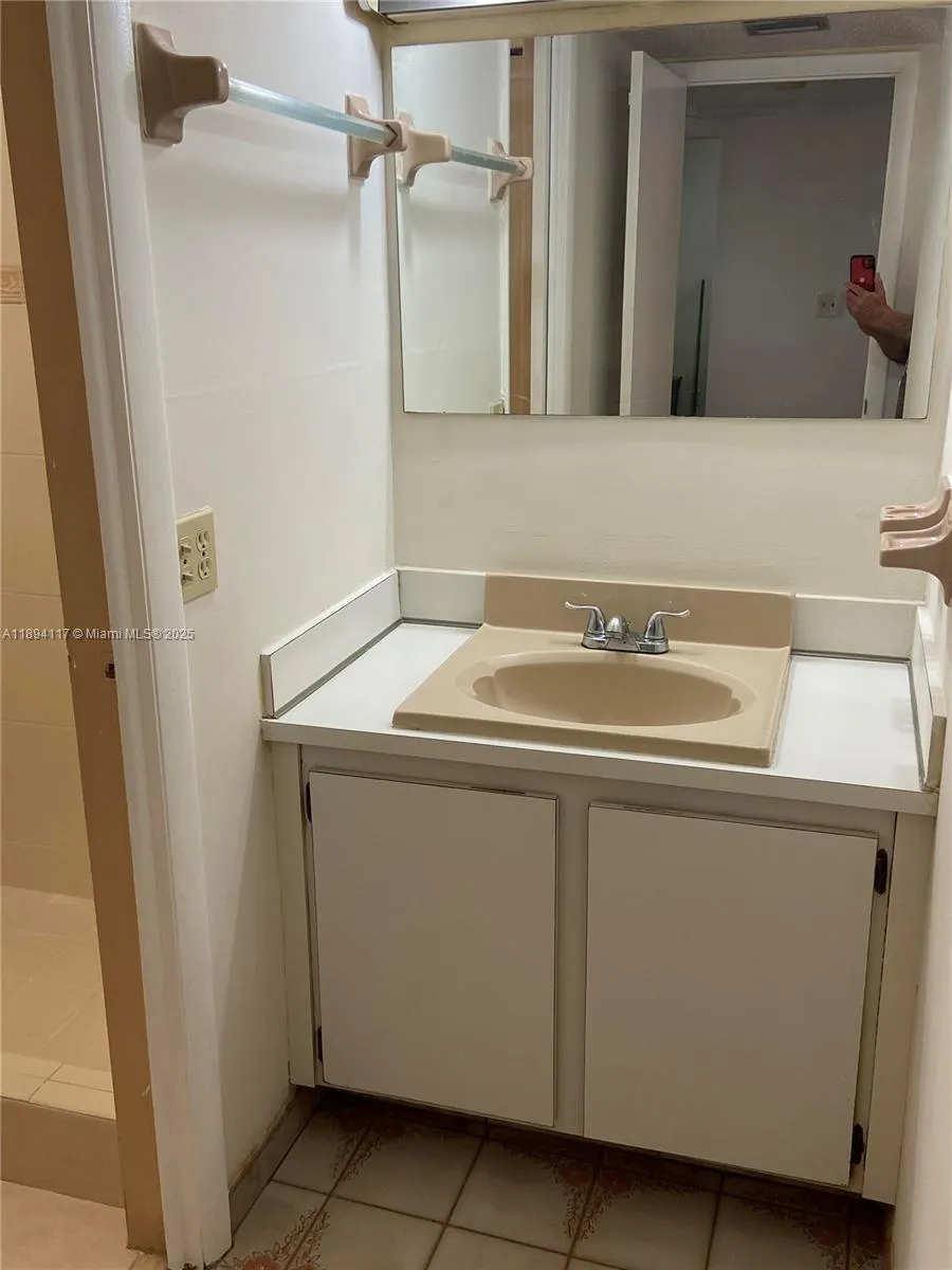 440 E 23rd St, #1416