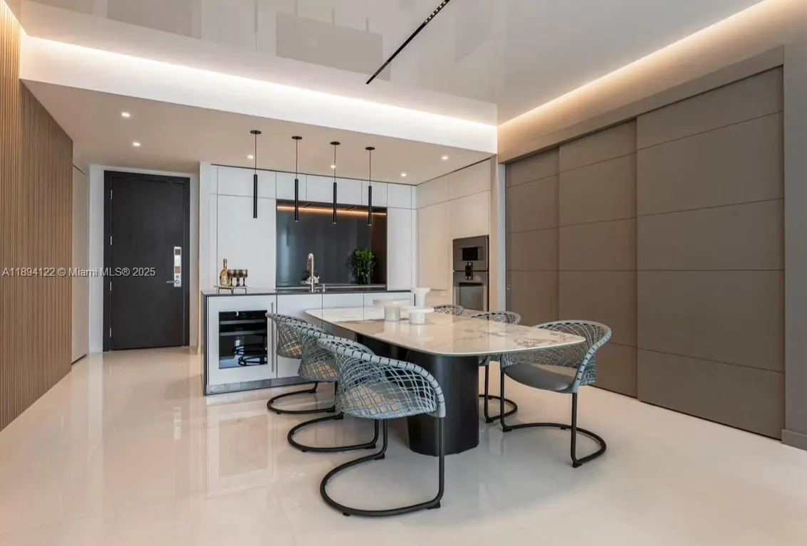 300 Biscayne Boulevard Way, #4105W