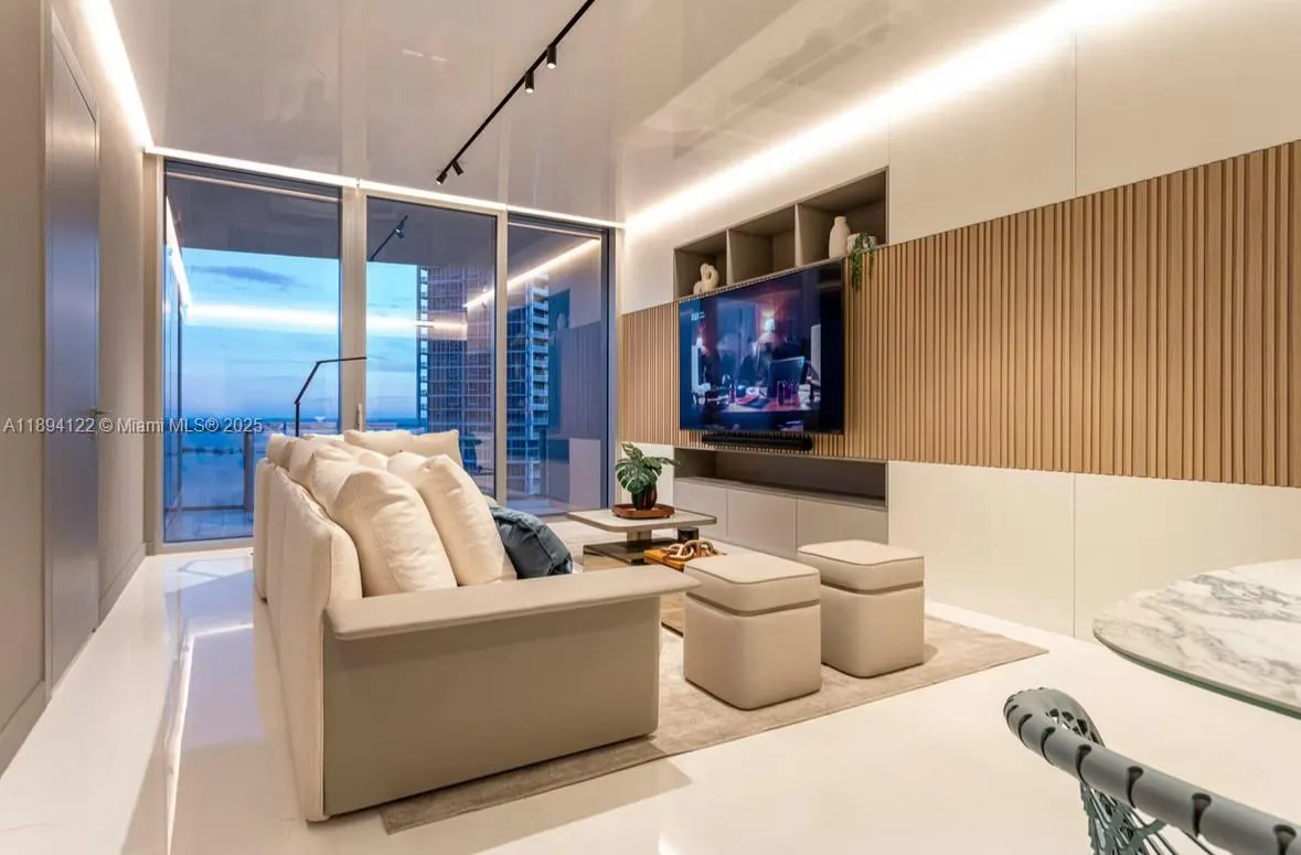 300 Biscayne Boulevard Way, #4105W