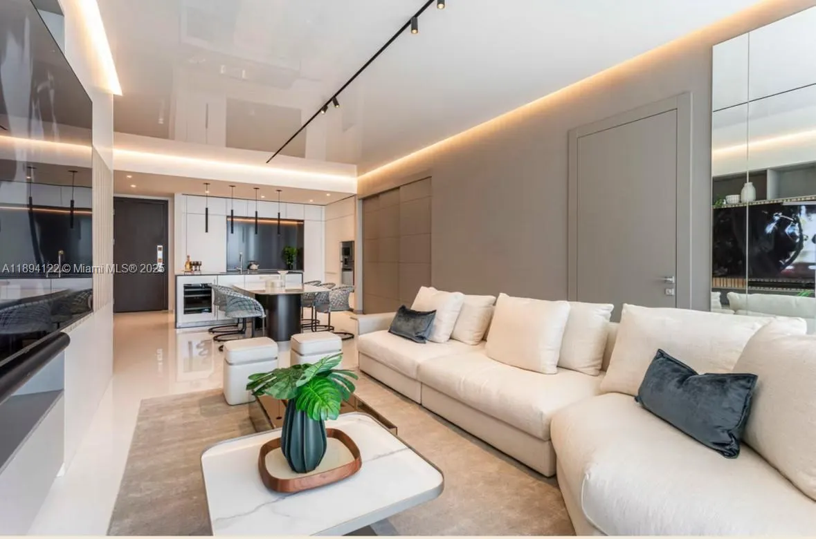 300 Biscayne Boulevard Way, #4105W