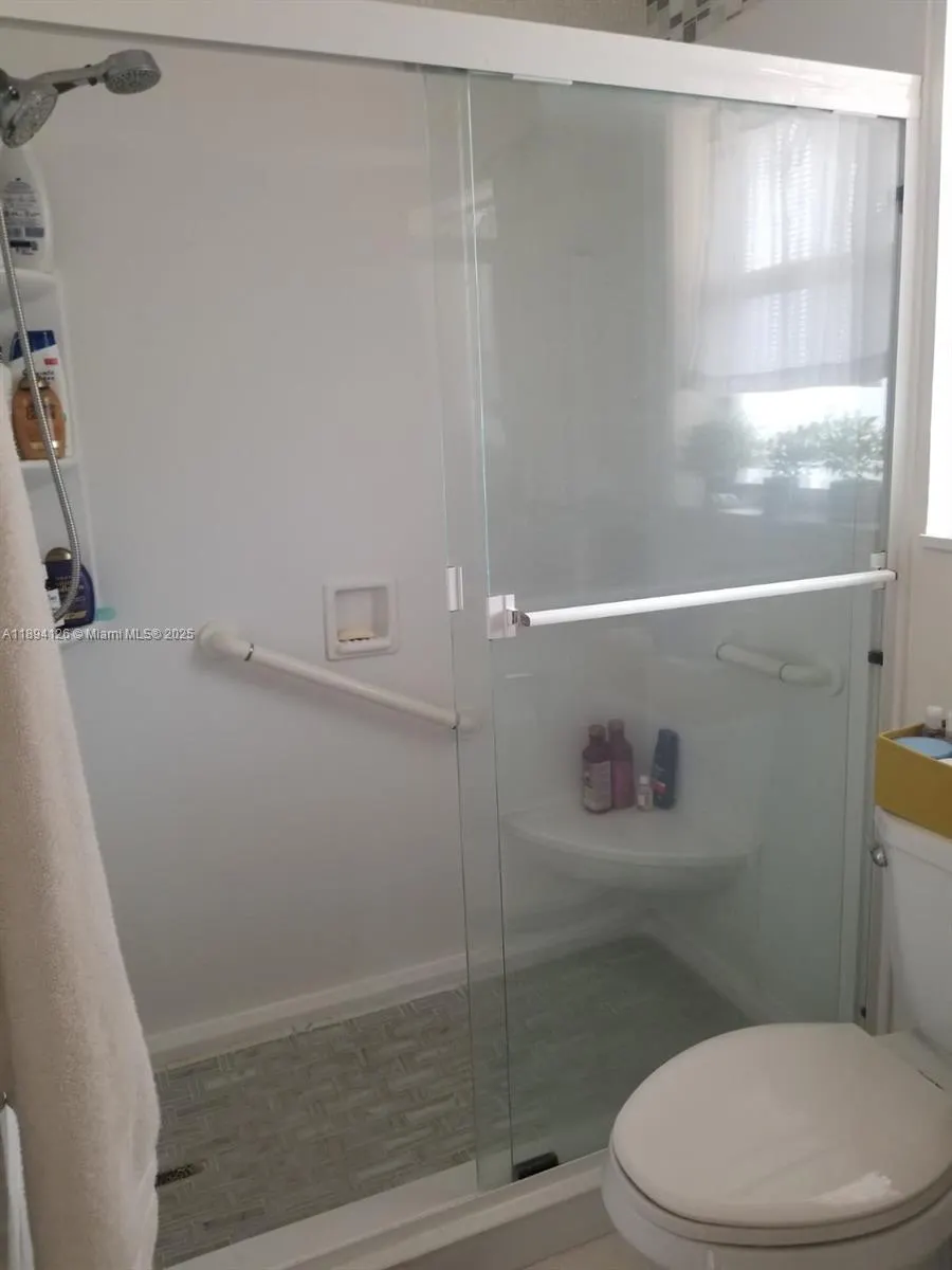 8465 Sunrise Lakes Blvd, #106