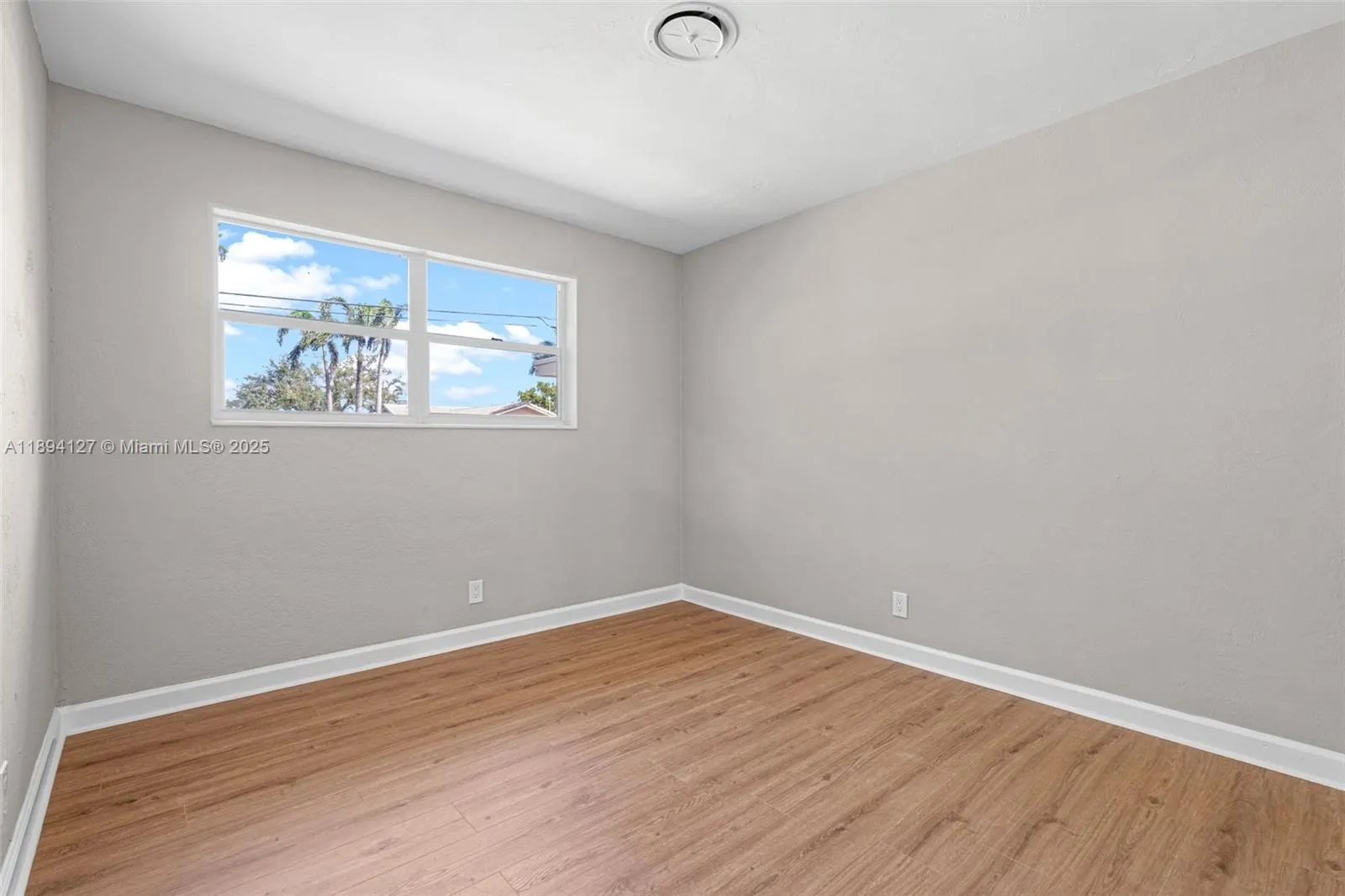 230 SE 9th St