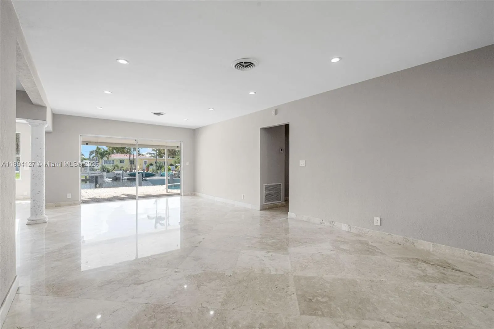 230 SE 9th St