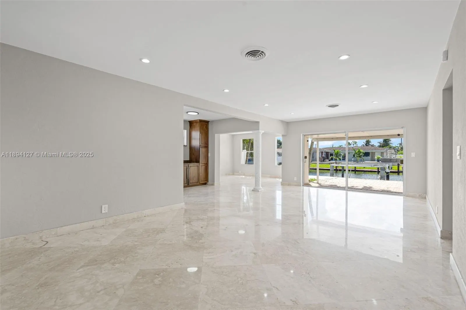 230 SE 9th St