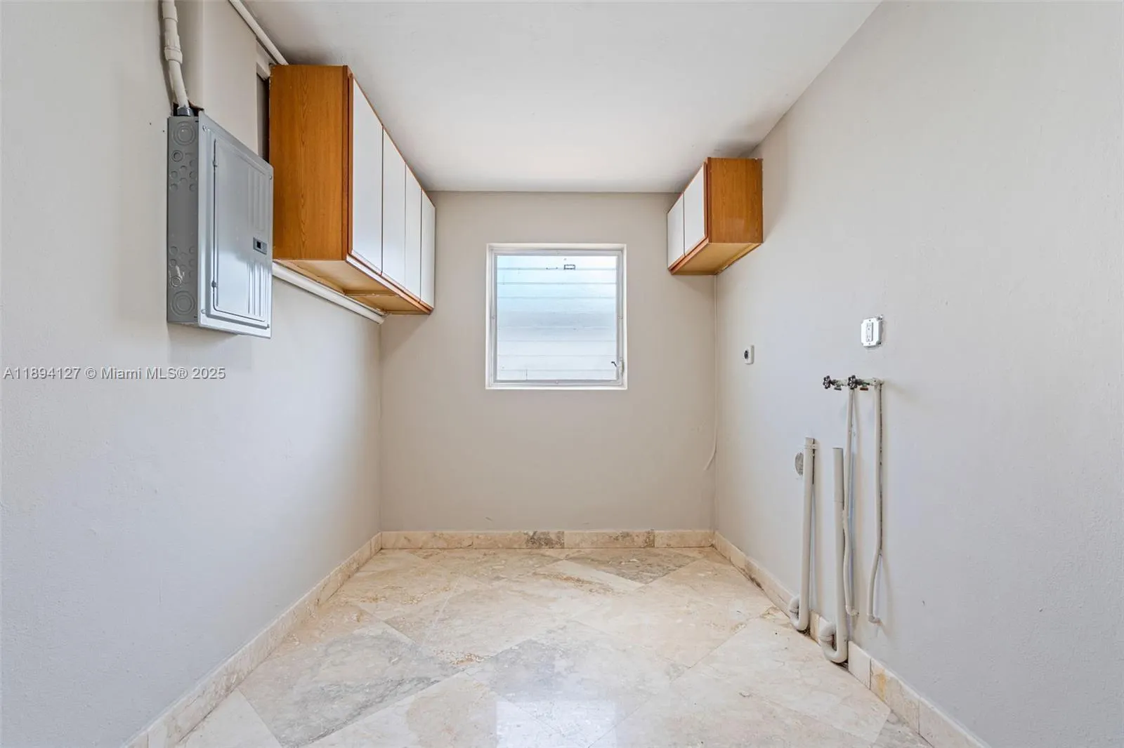 230 SE 9th St