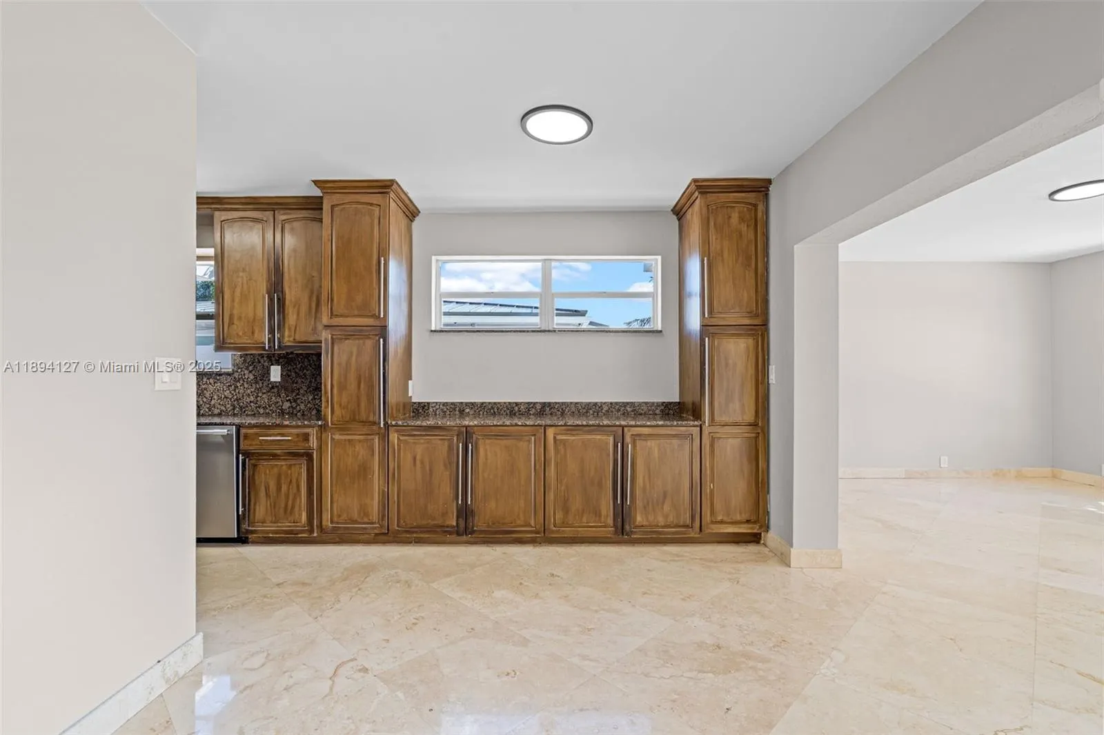 230 SE 9th St