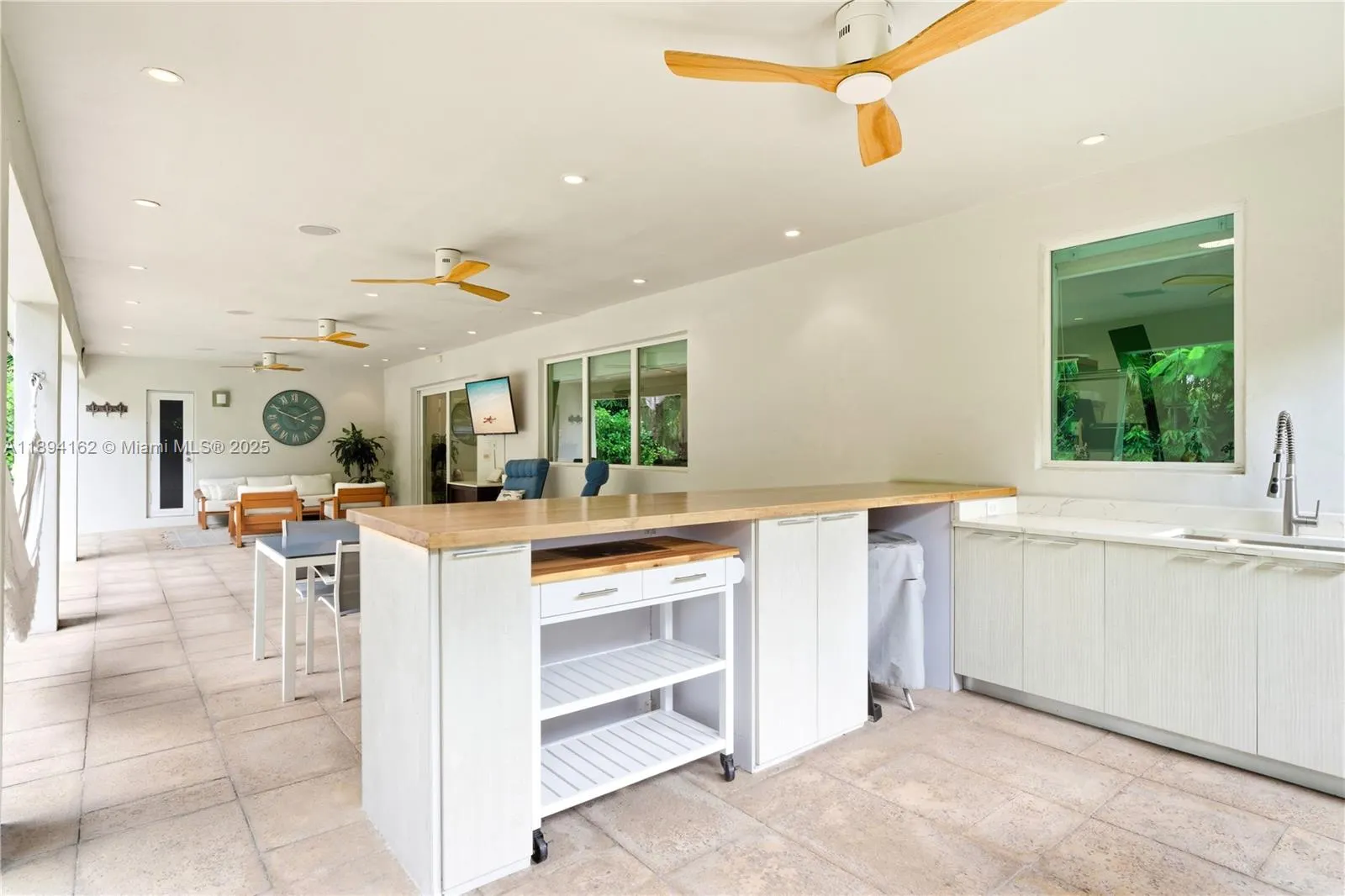 12932 Ixora Rd