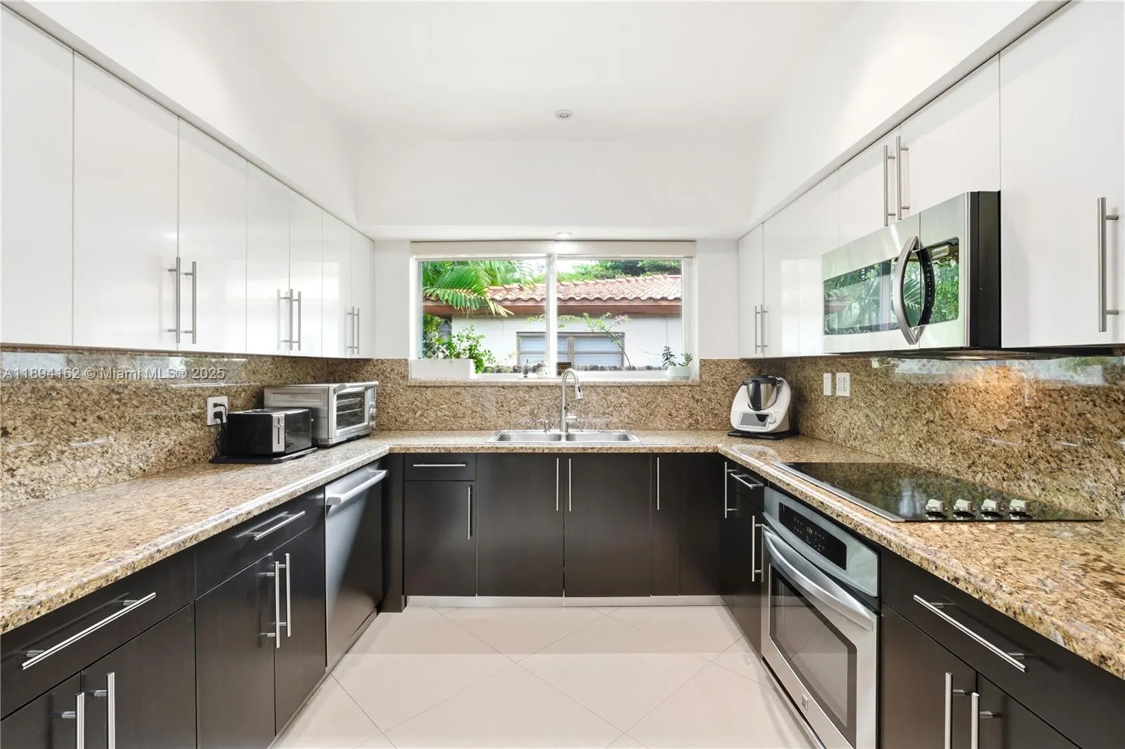 12932 Ixora Rd
