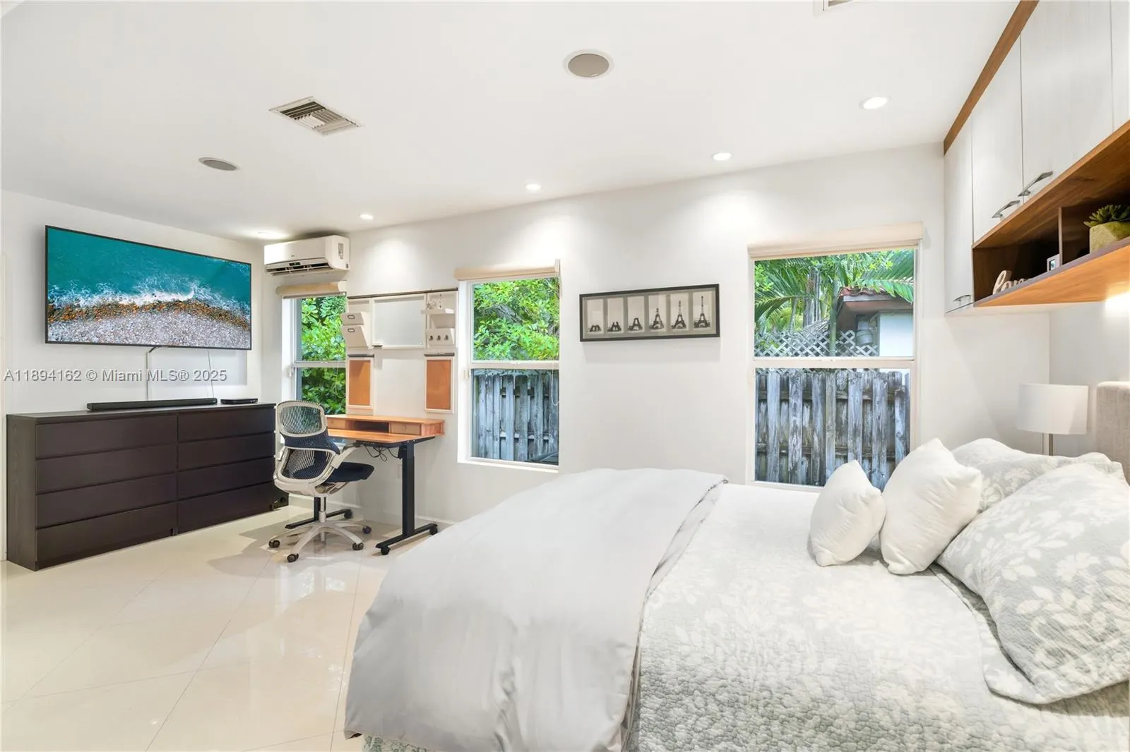 12932 Ixora Rd