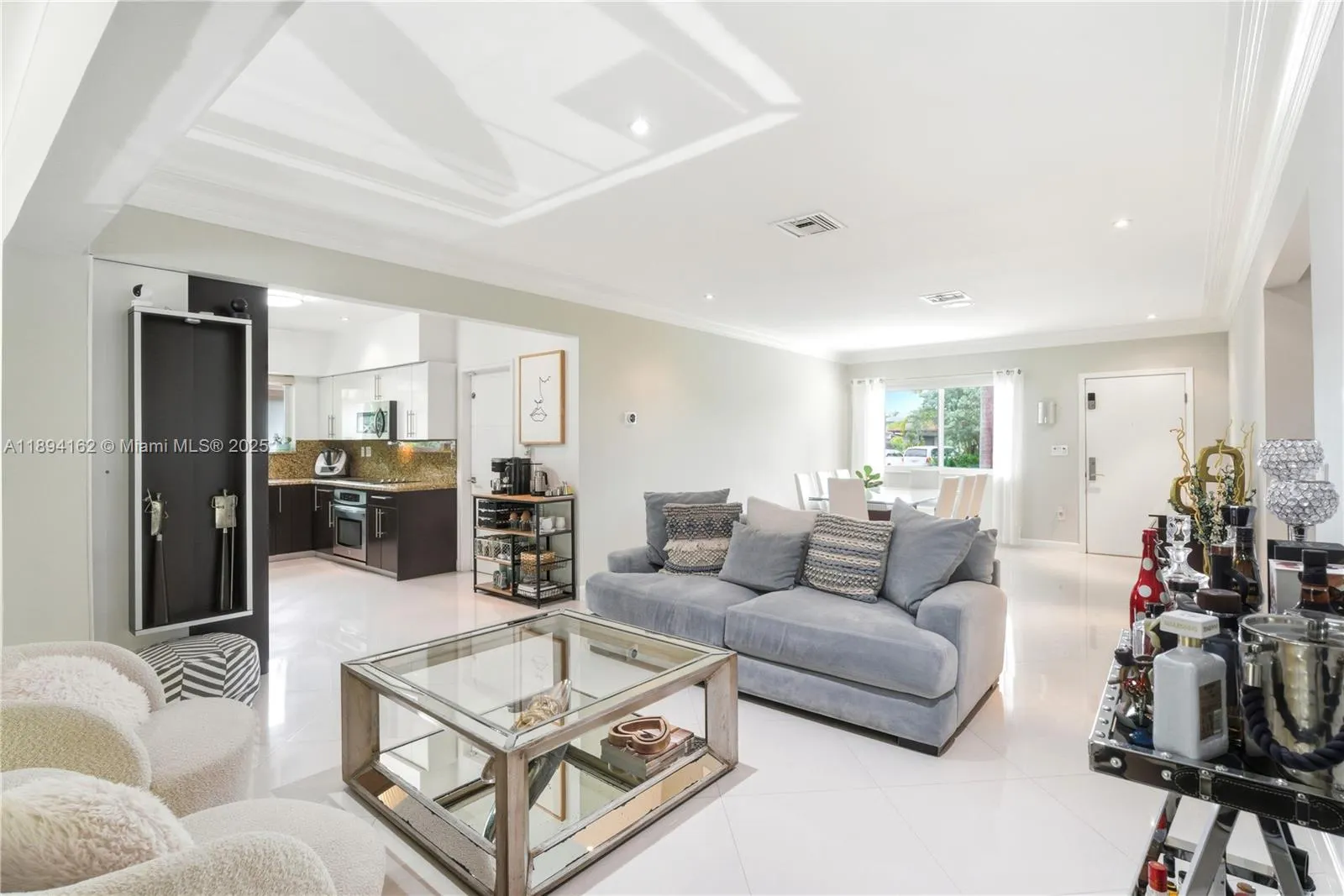 12932 Ixora Rd