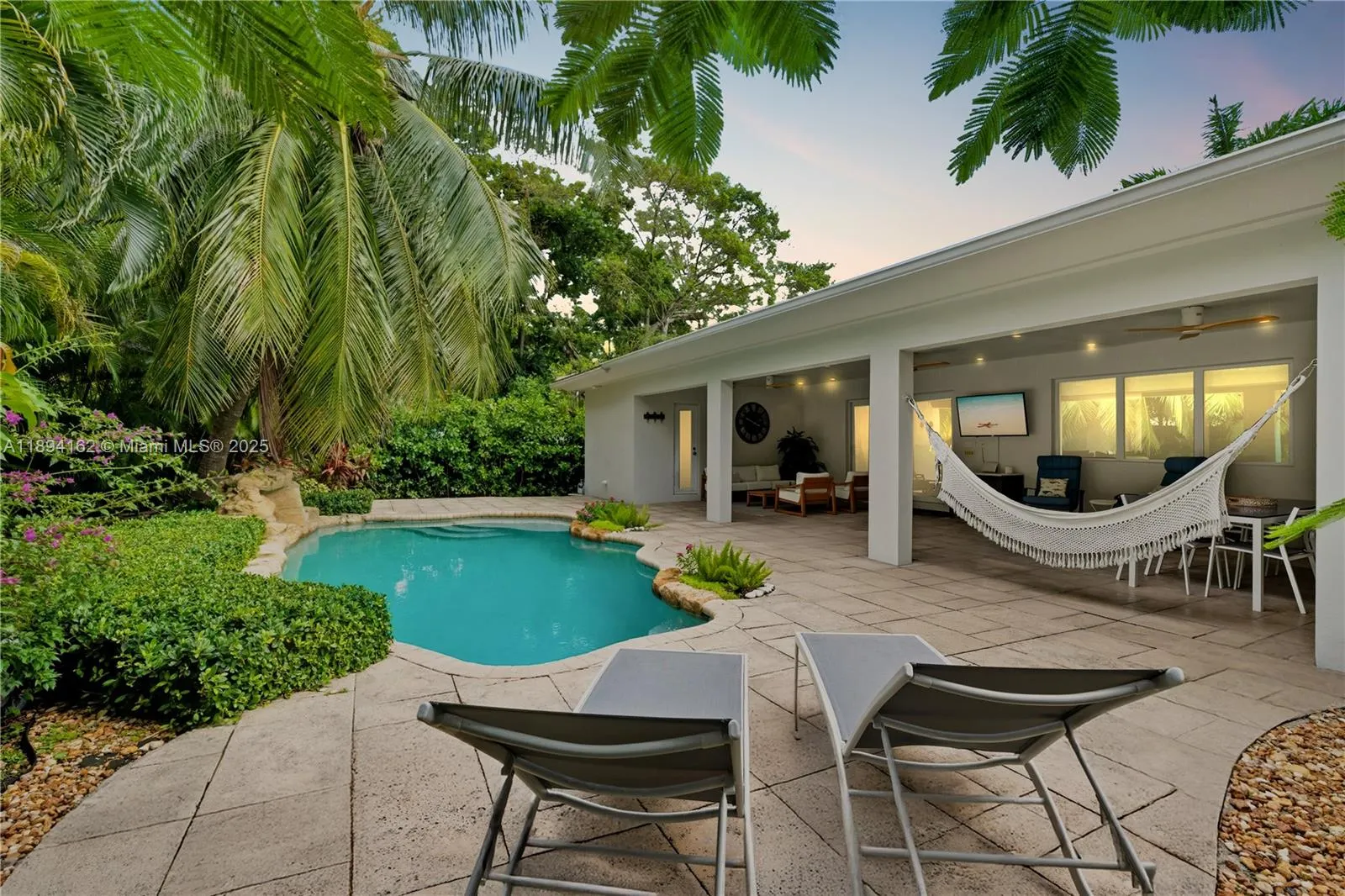 12932 Ixora Rd
