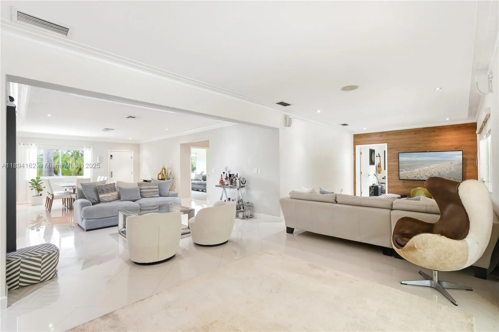 12932 Ixora Rd