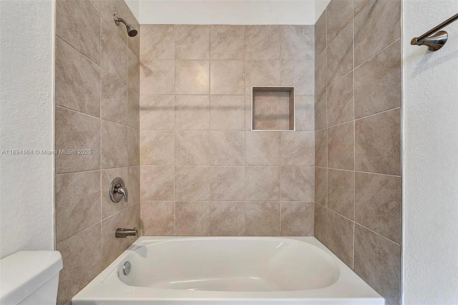 450 NE 13th St