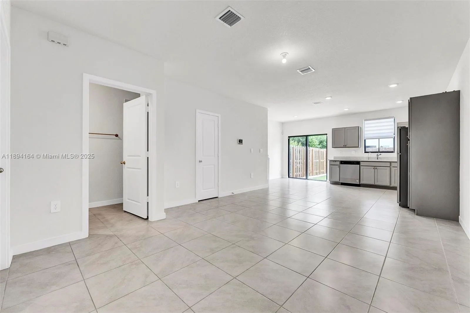 450 NE 13th St