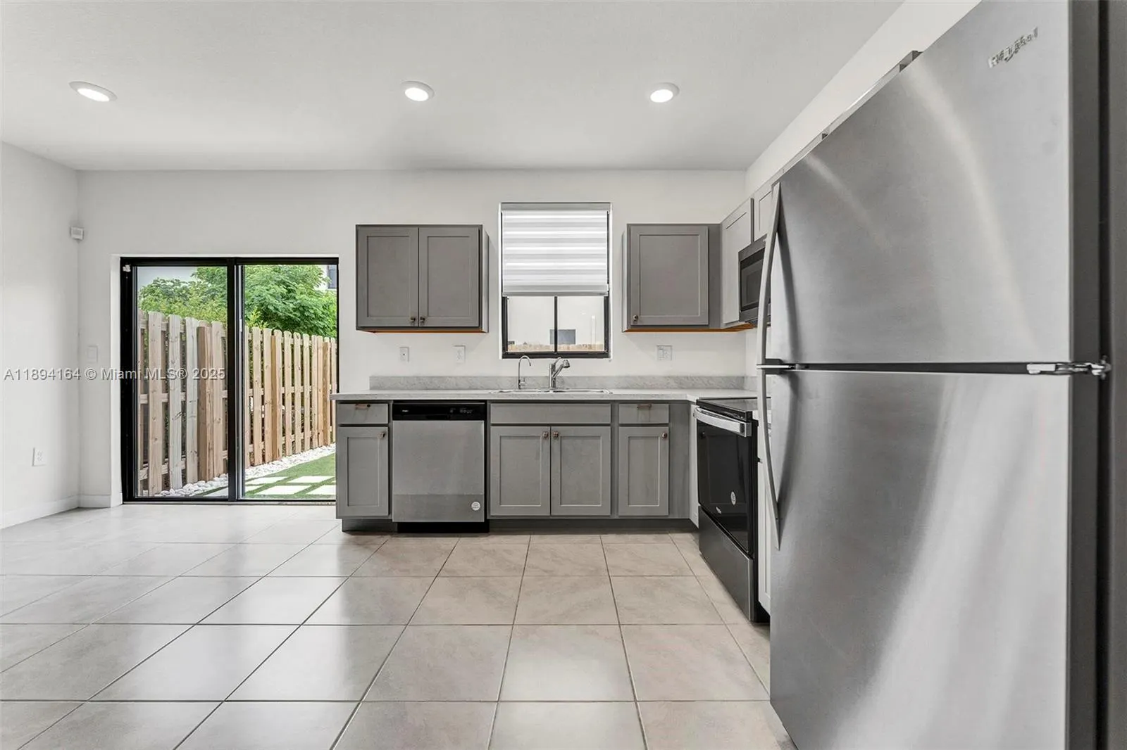 450 NE 13th St