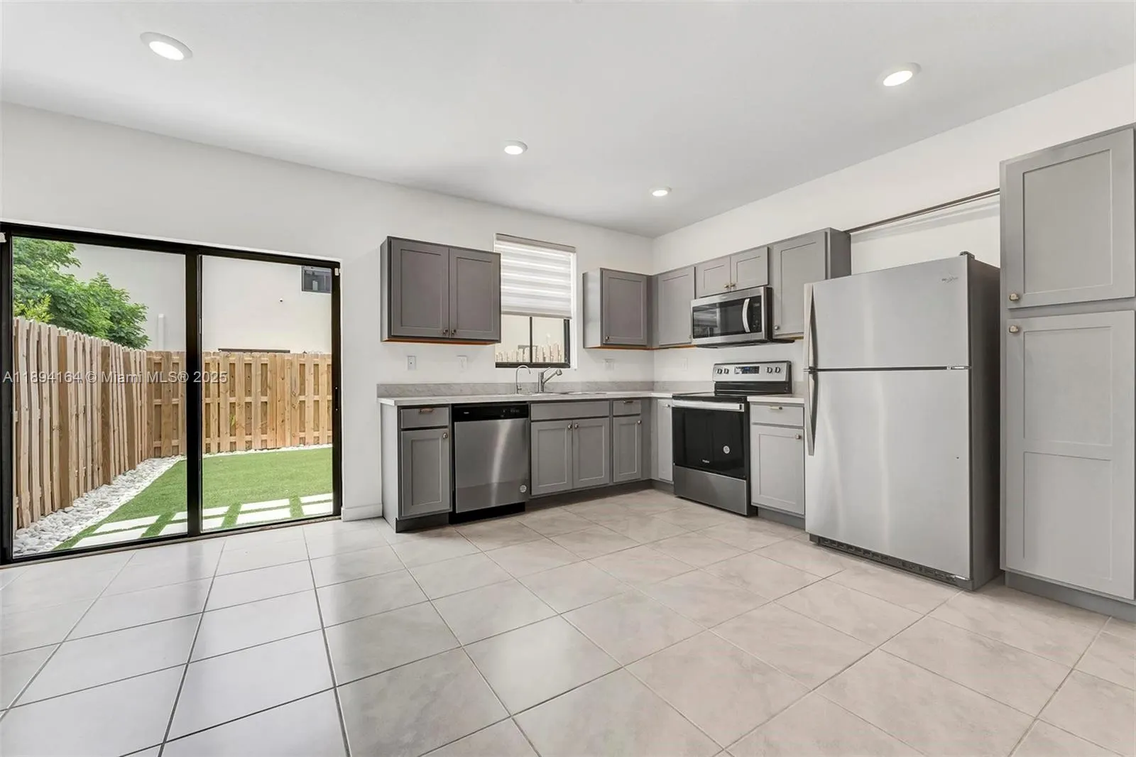 450 NE 13th St