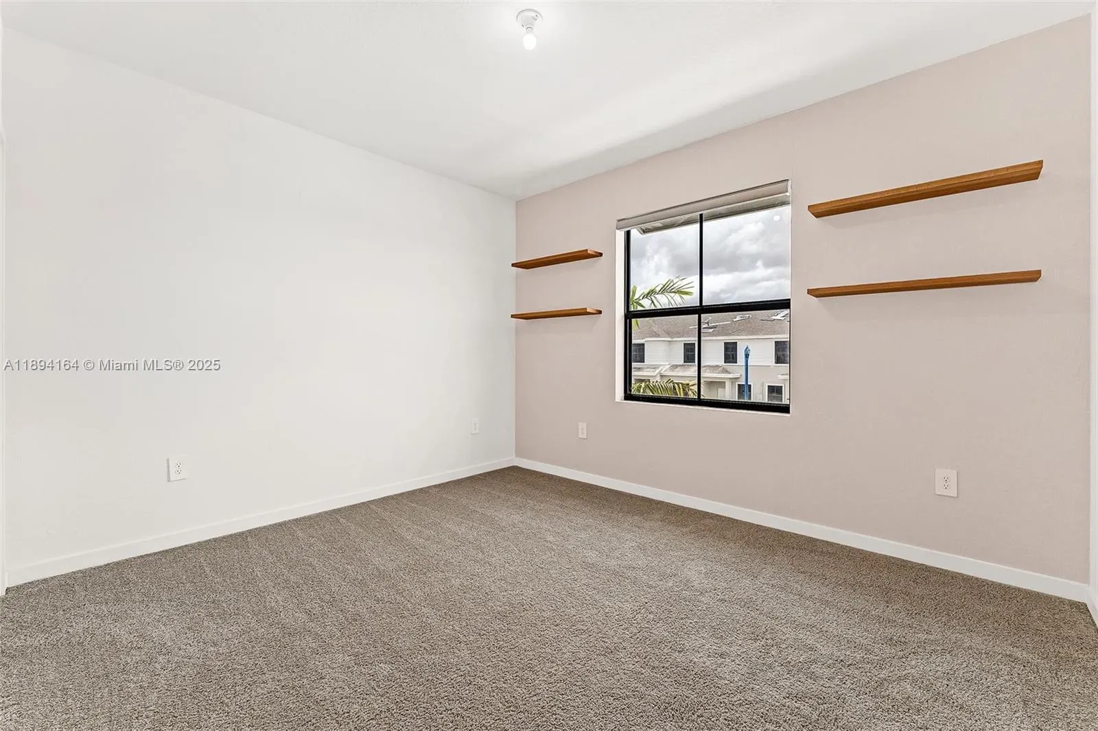 450 NE 13th St