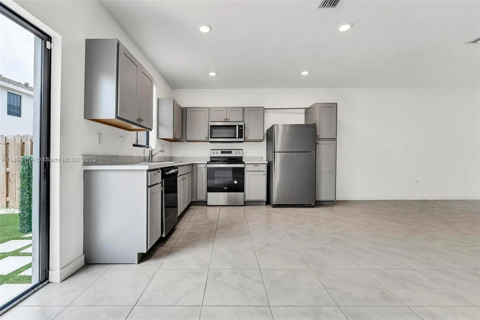 450 NE 13th St