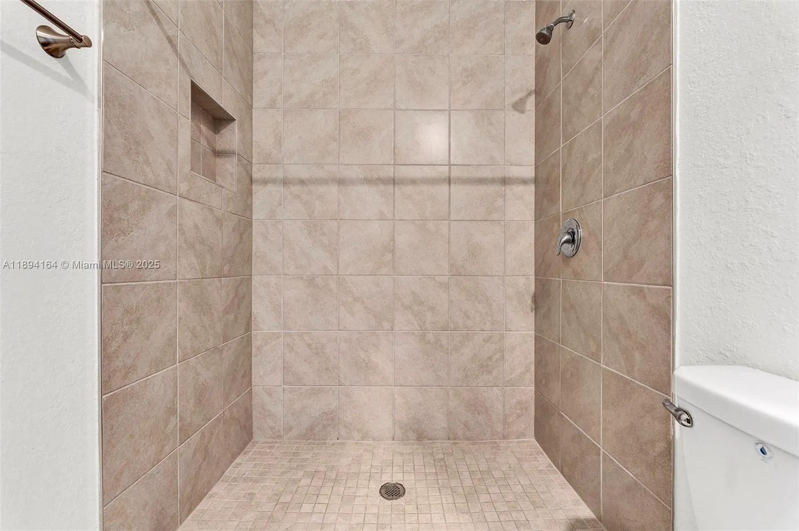 450 NE 13th St