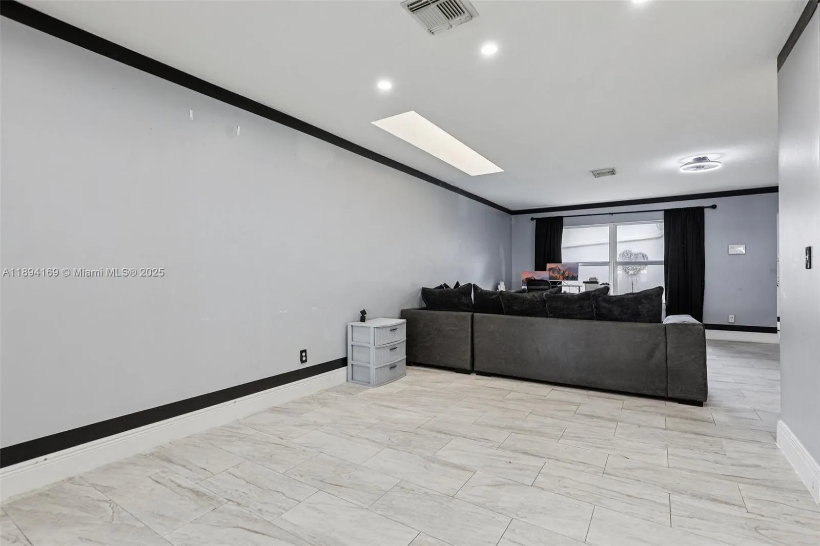 9360 NW 33rd Mnr