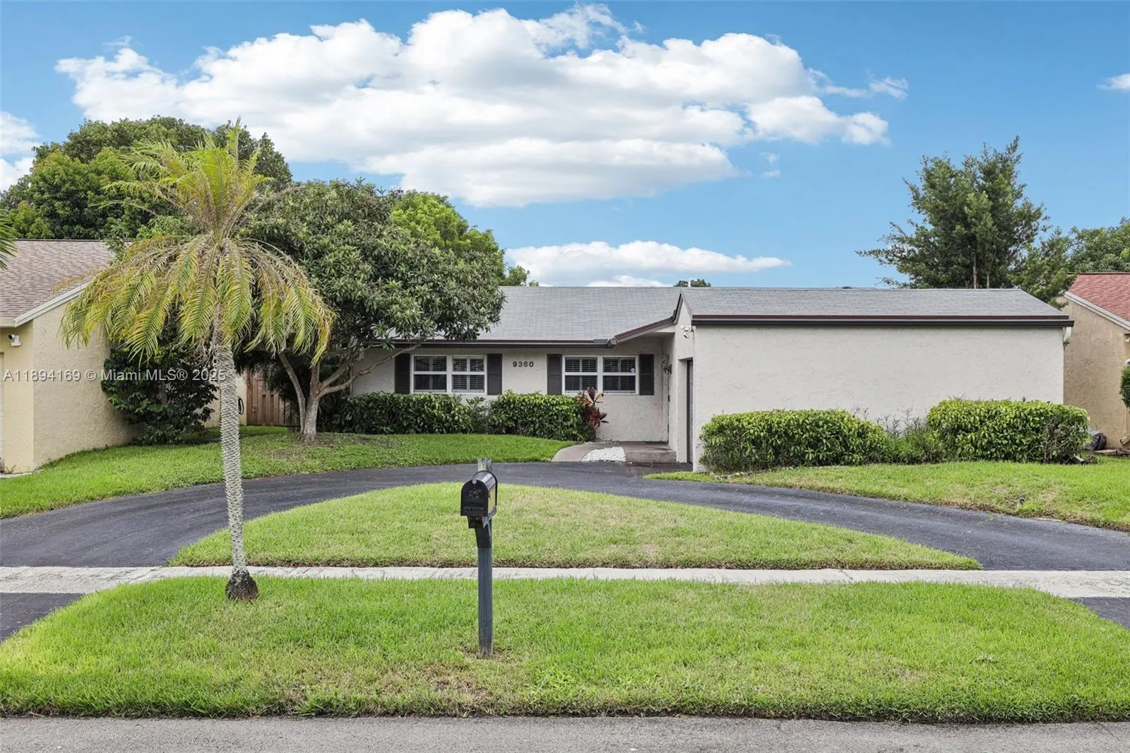 9360 NW 33rd Mnr