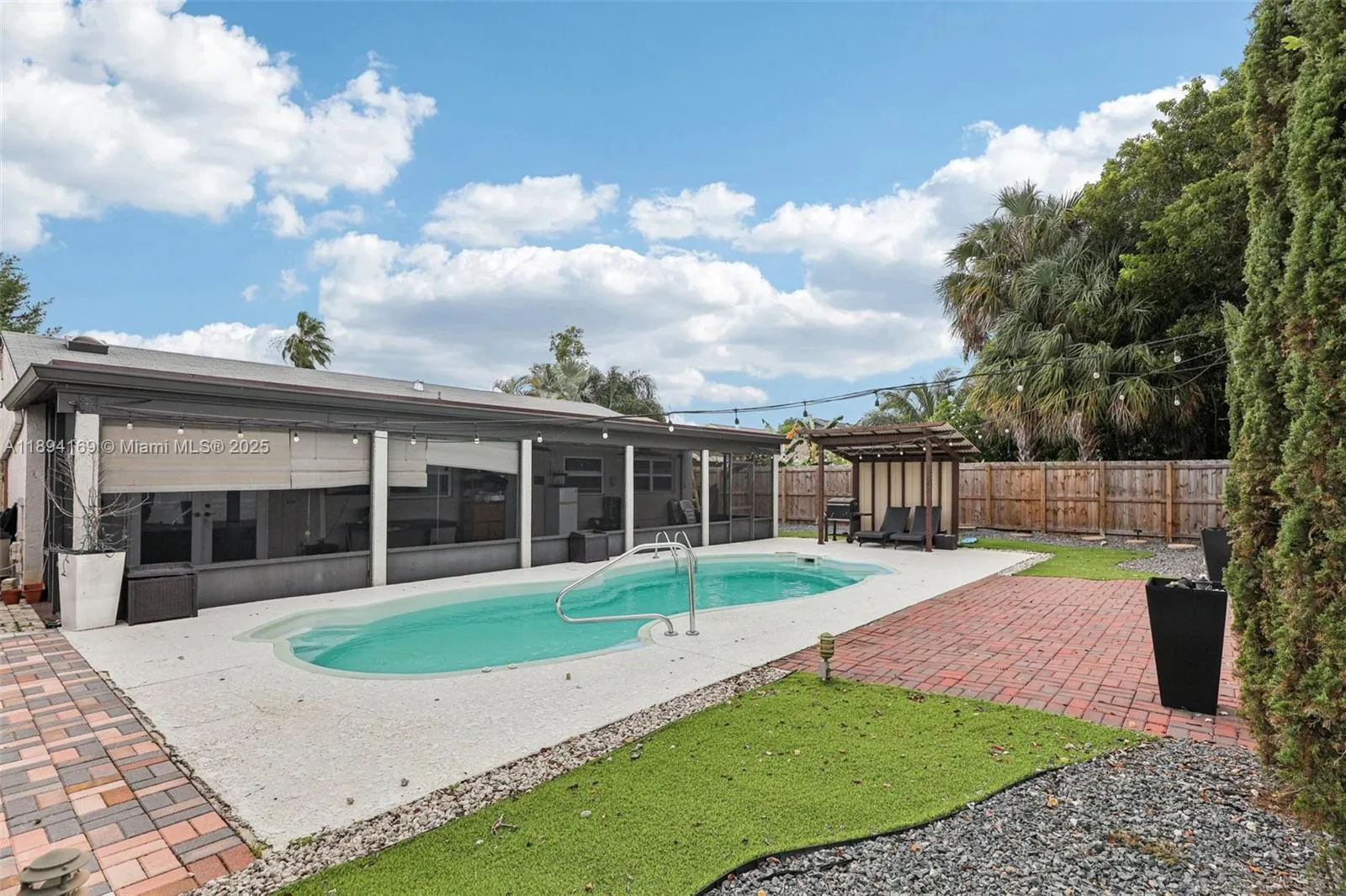 9360 NW 33rd Mnr