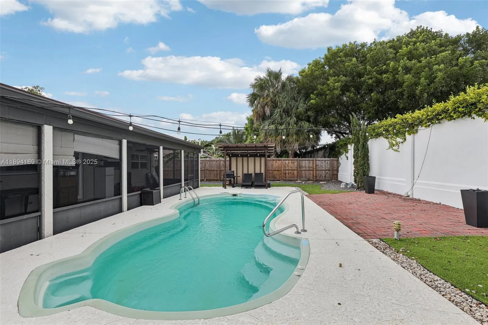 9360 NW 33rd Mnr