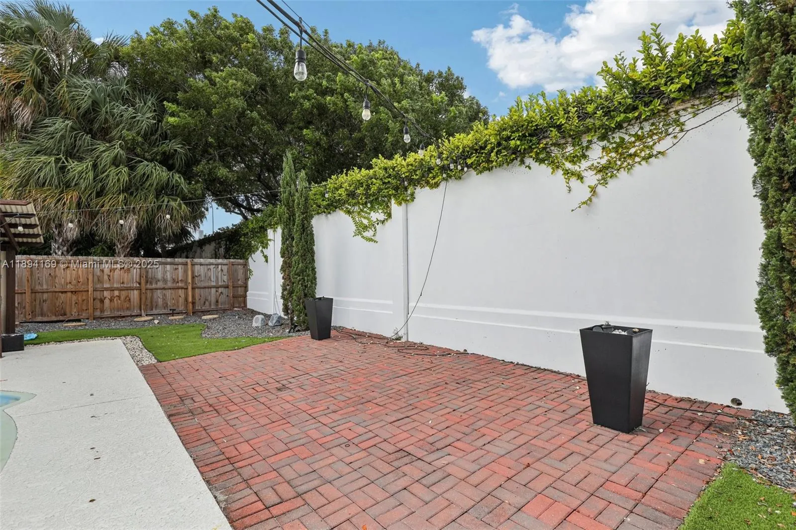9360 NW 33rd Mnr