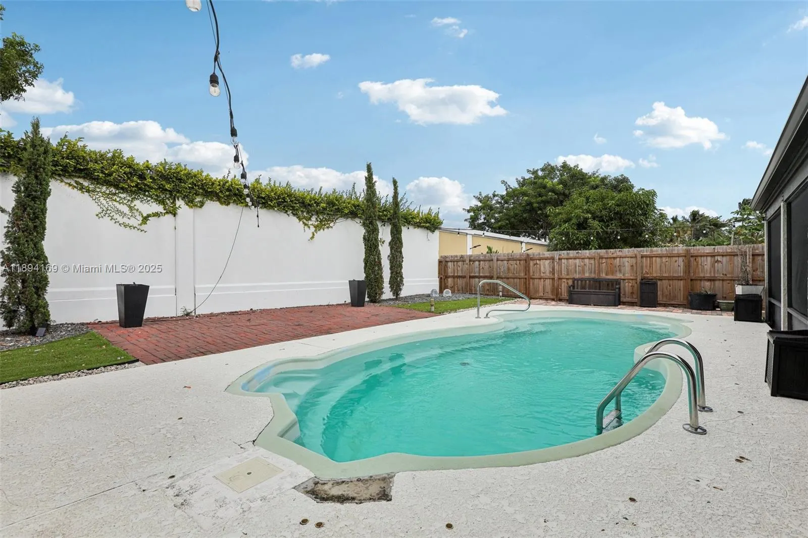 9360 NW 33rd Mnr