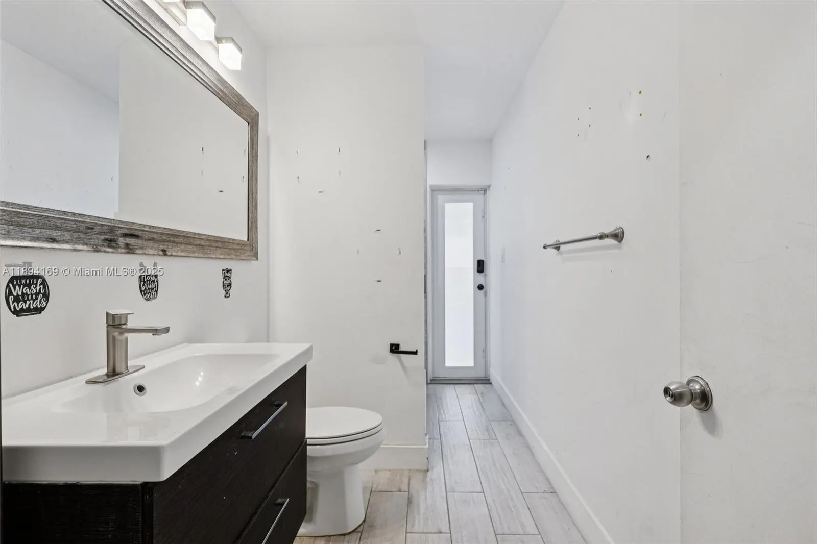 9360 NW 33rd Mnr