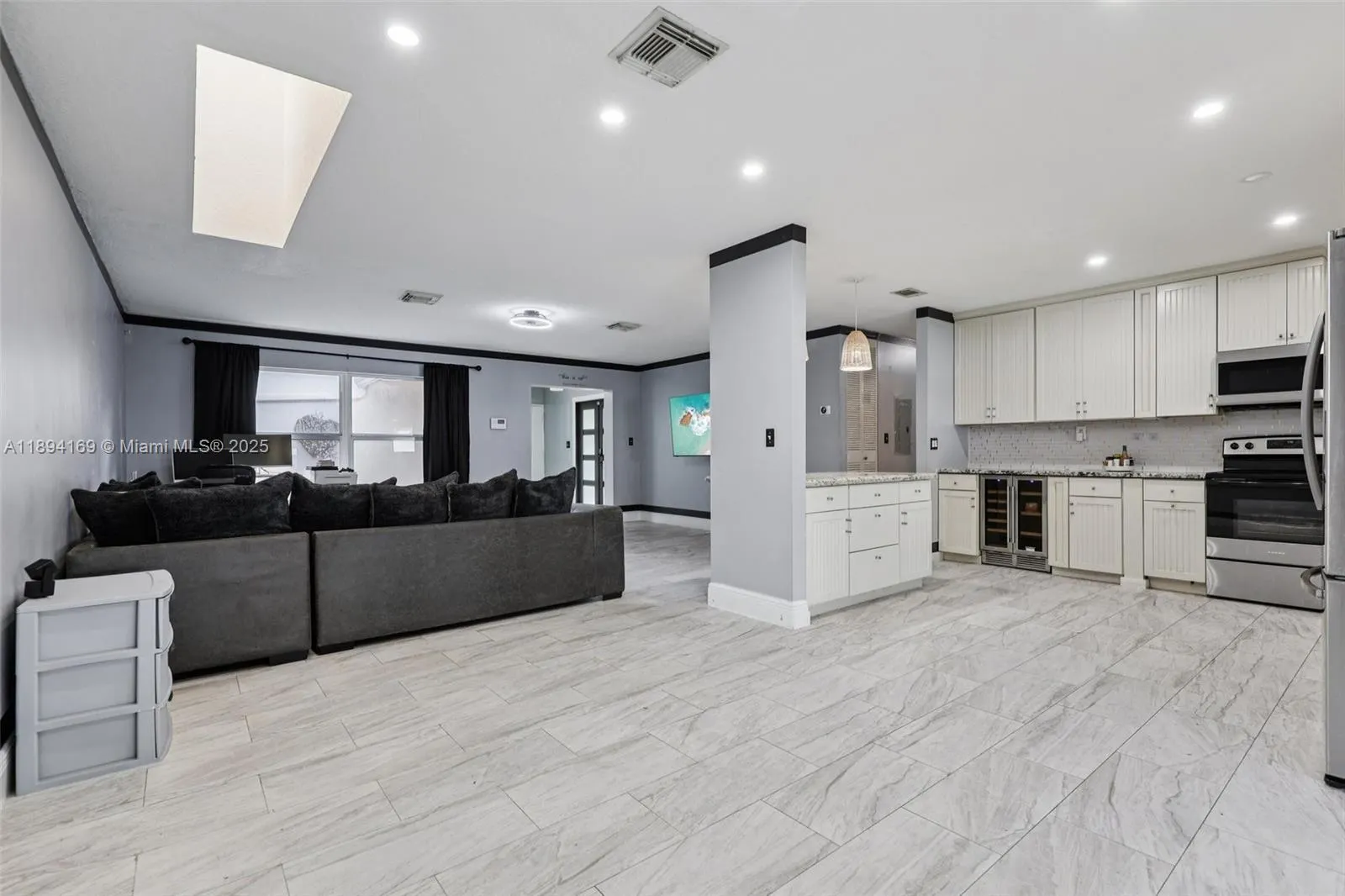 9360 NW 33rd Mnr
