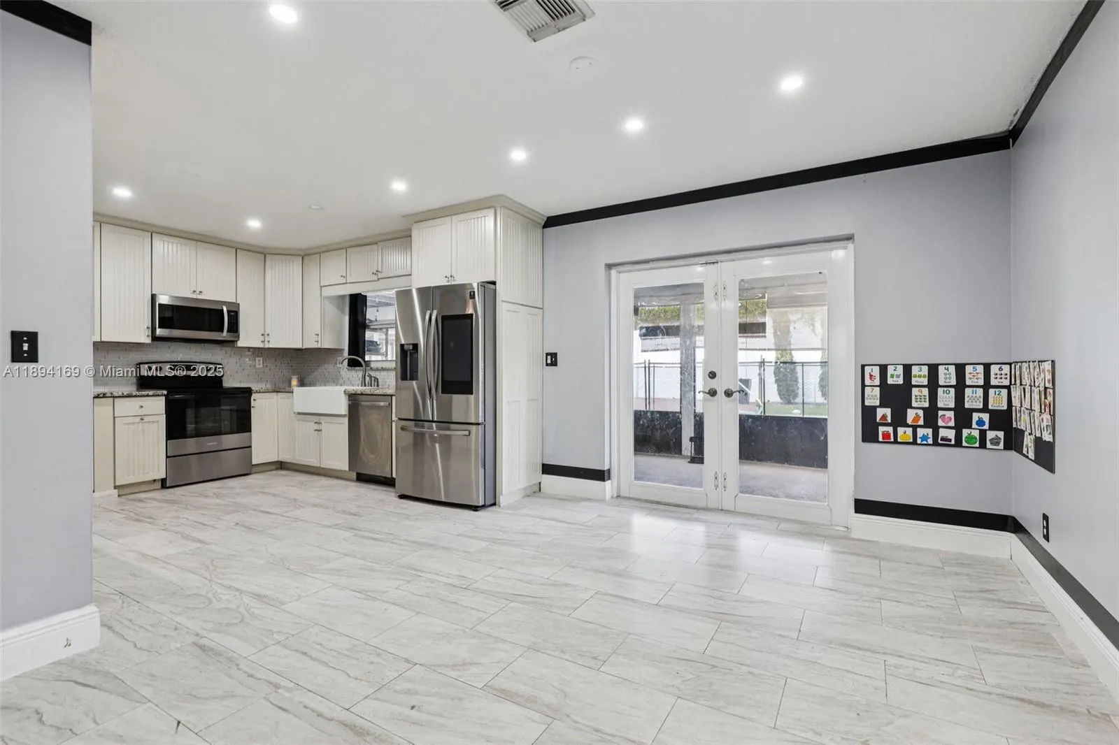 9360 NW 33rd Mnr
