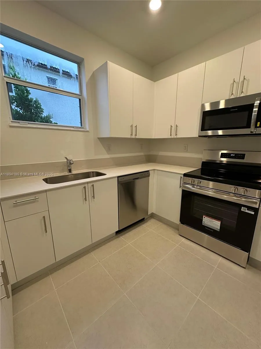 2546 SE 27th Dr, #2546