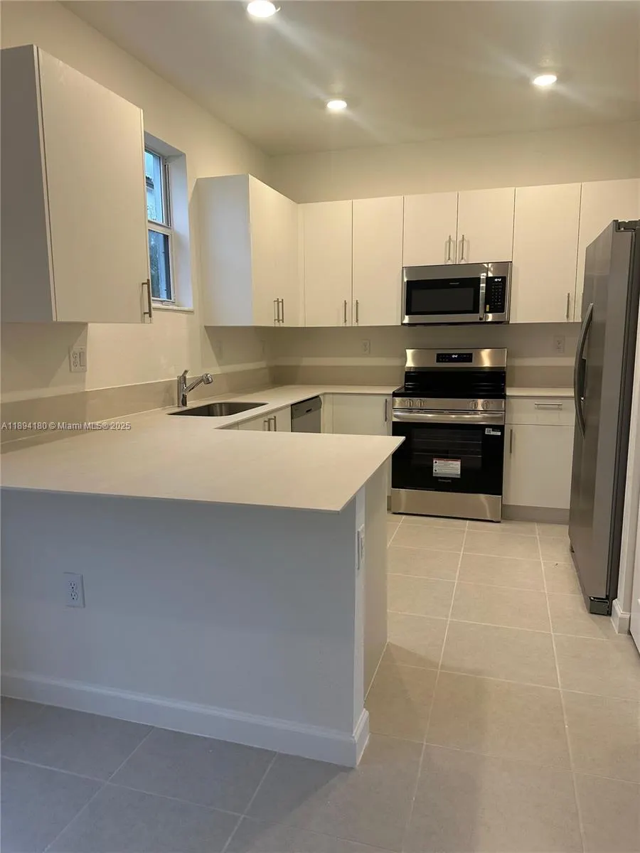 2546 SE 27th Dr, #2546