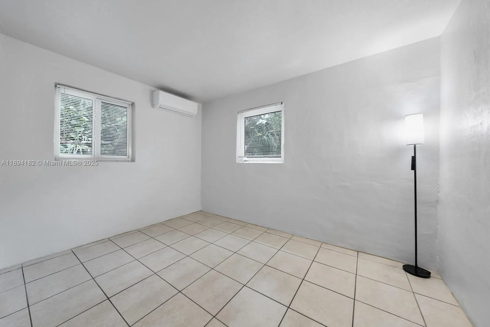 1210 NW 2nd St, #4