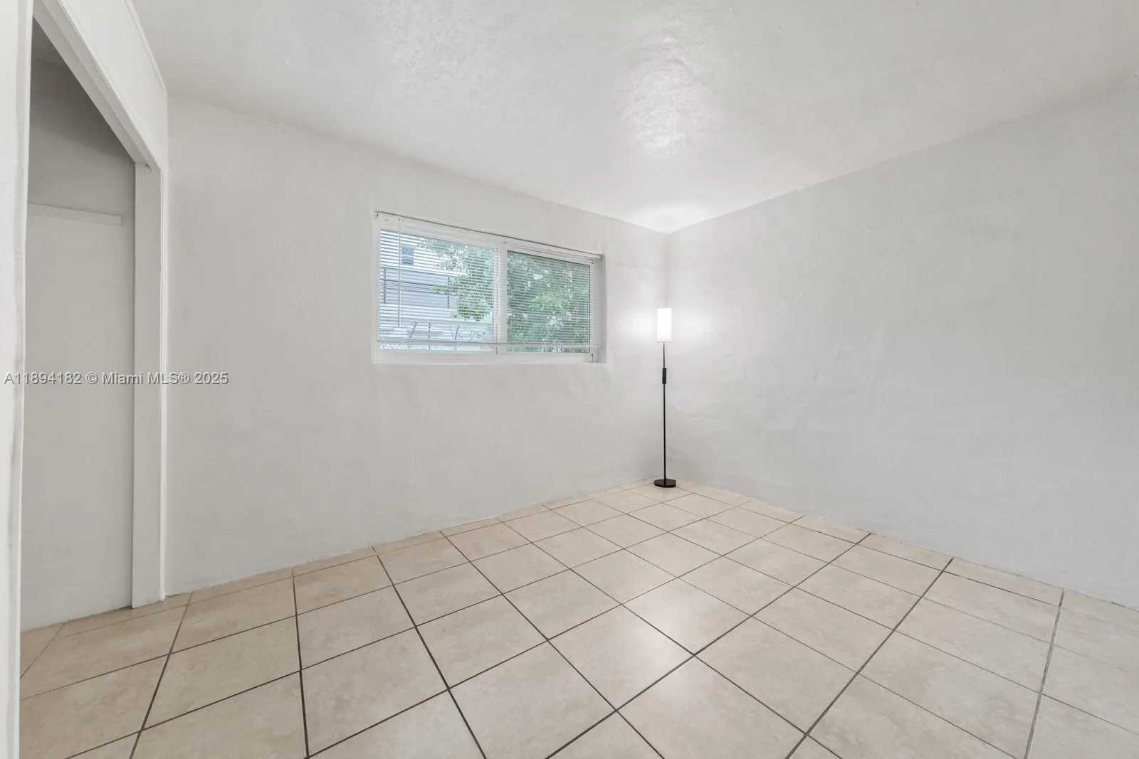 1210 NW 2nd St, #4