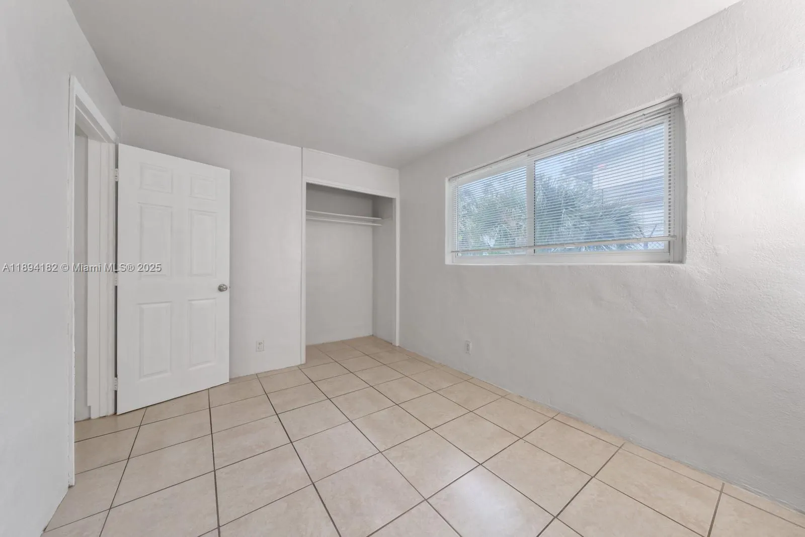 1210 NW 2nd St, #4