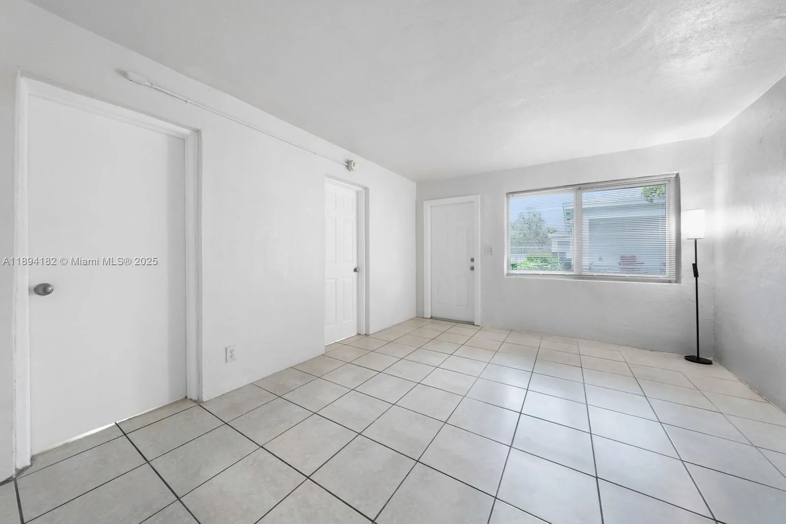 1210 NW 2nd St, #4