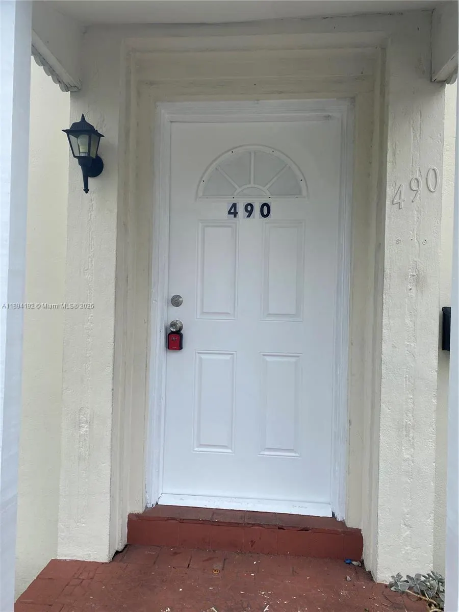 490 NE 123rd St, #E